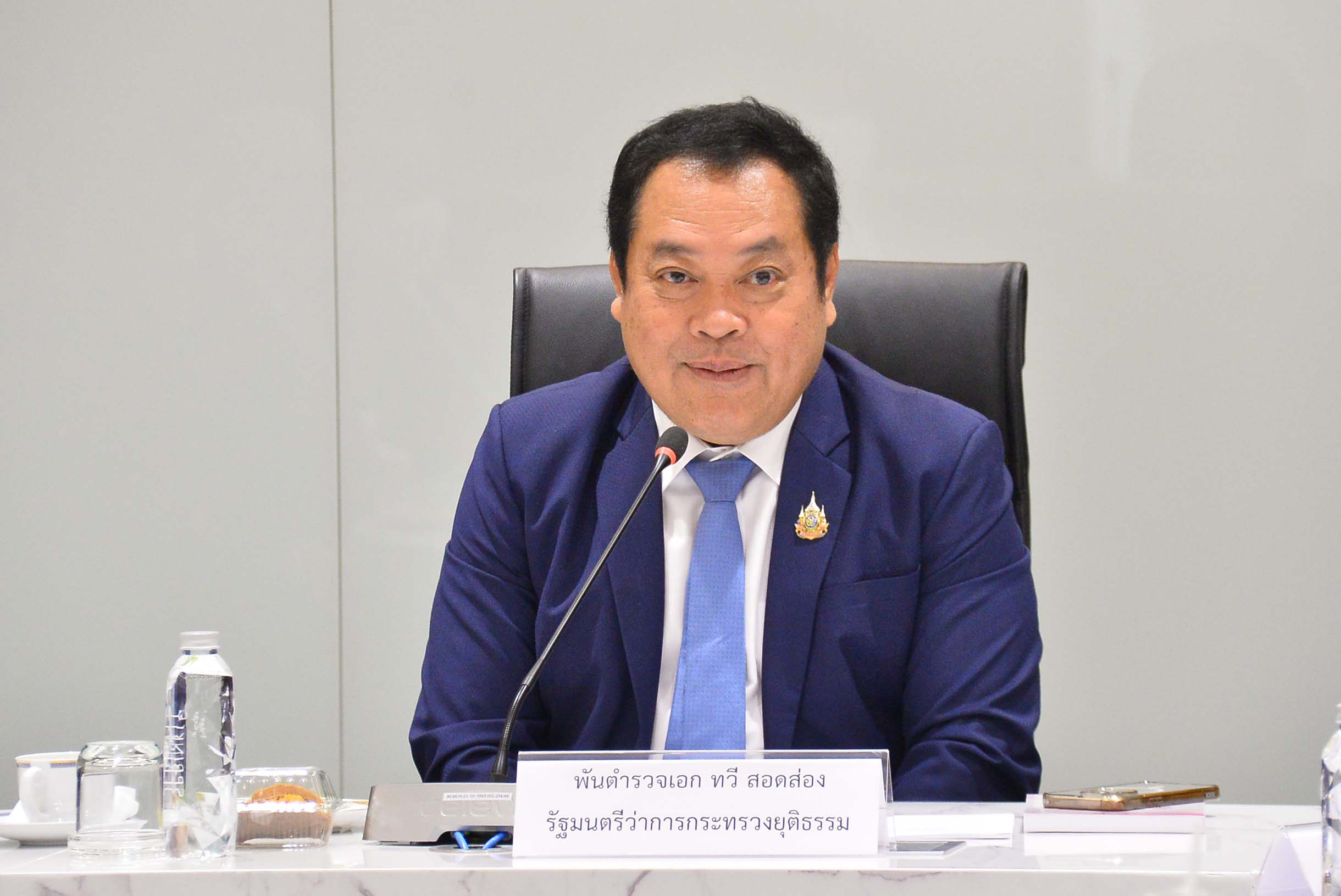 ﻿รัฐมนตรีว่าการกระทรวงยุติธรรม เป็นประธานการประชุมพิจารณาร่างพระราชบัญญัติล้มละลาย (ฉบับที่ ..) พ.ศ. .... ที่คณะรัฐมนตรีมีมติขอรับมาพิจารณาก่อนที่เสนอสภาผู้แทนราษฎร ลงมติรับหลักการต่อไป